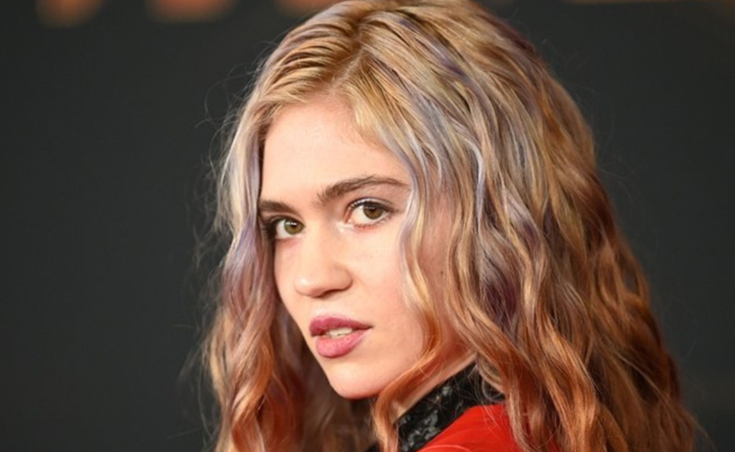 Grimes Buat Akun Media Sosial untuk Calon Bayinya